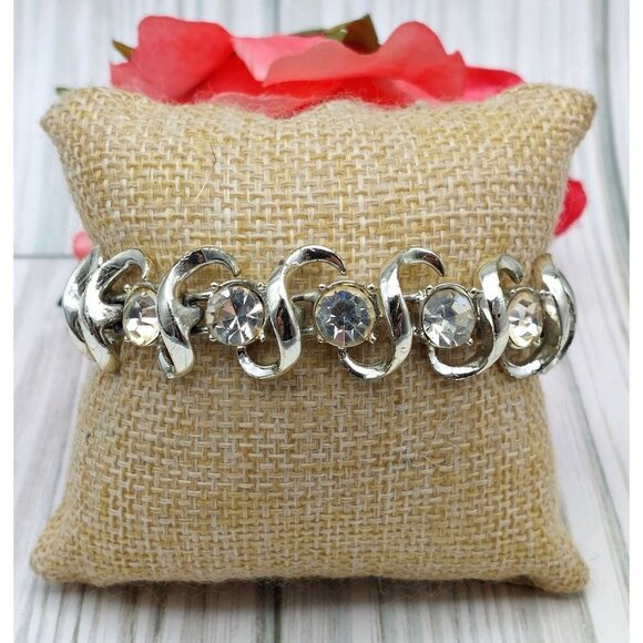 Beautiful Vintage CORO Silver Tone Swirl Crystal Link Bracelet Safety Chain 7" - Picture 3 of 11